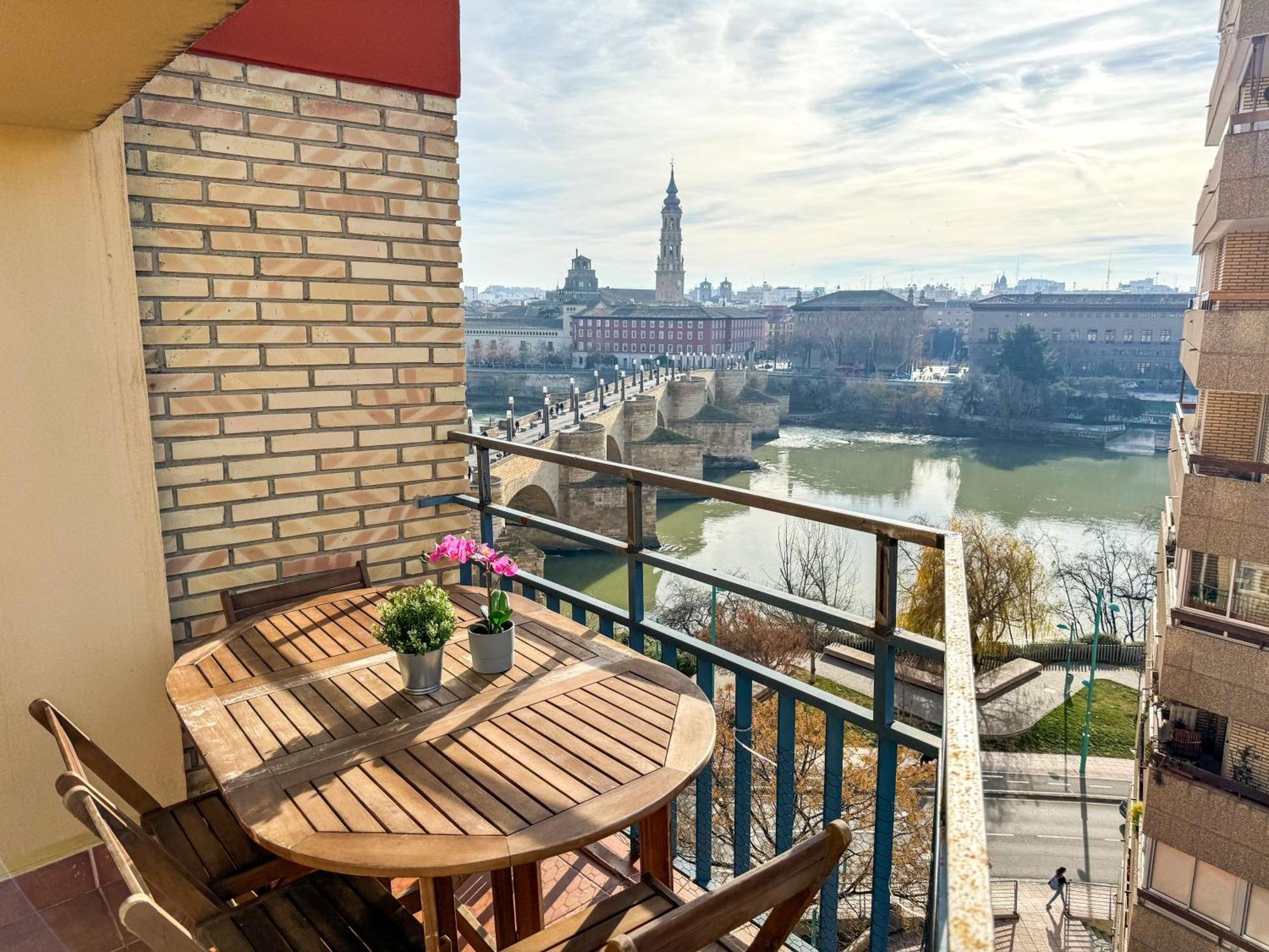 El Puente Del Pilar Comotucasa 萨拉戈萨 外观 照片